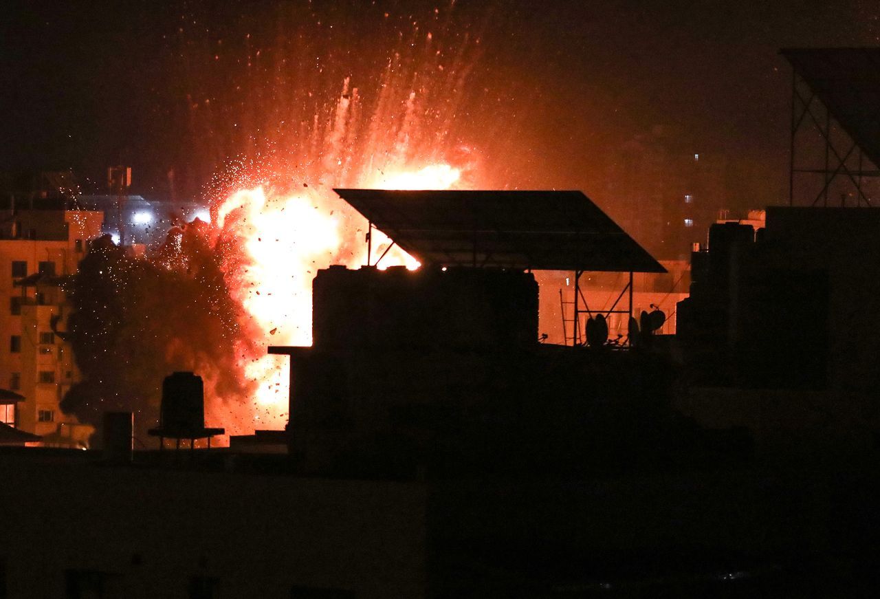 İsrail, siviller uyurken bombaladı 2