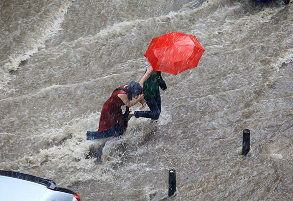 Meteoroloji'den turuncu uyarı: Kuvvetli sağanak bir anda bastıracak! 2