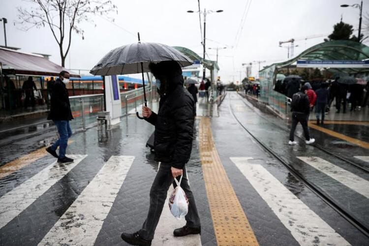 Meteoroloji'den turuncu uyarı: Kuvvetli sağanak bir anda bastıracak! 12