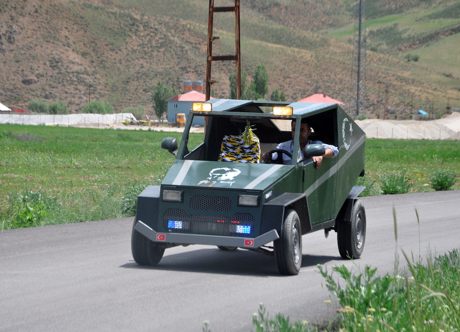 Yüksekovalı çobandan 'Hummer' araba 11