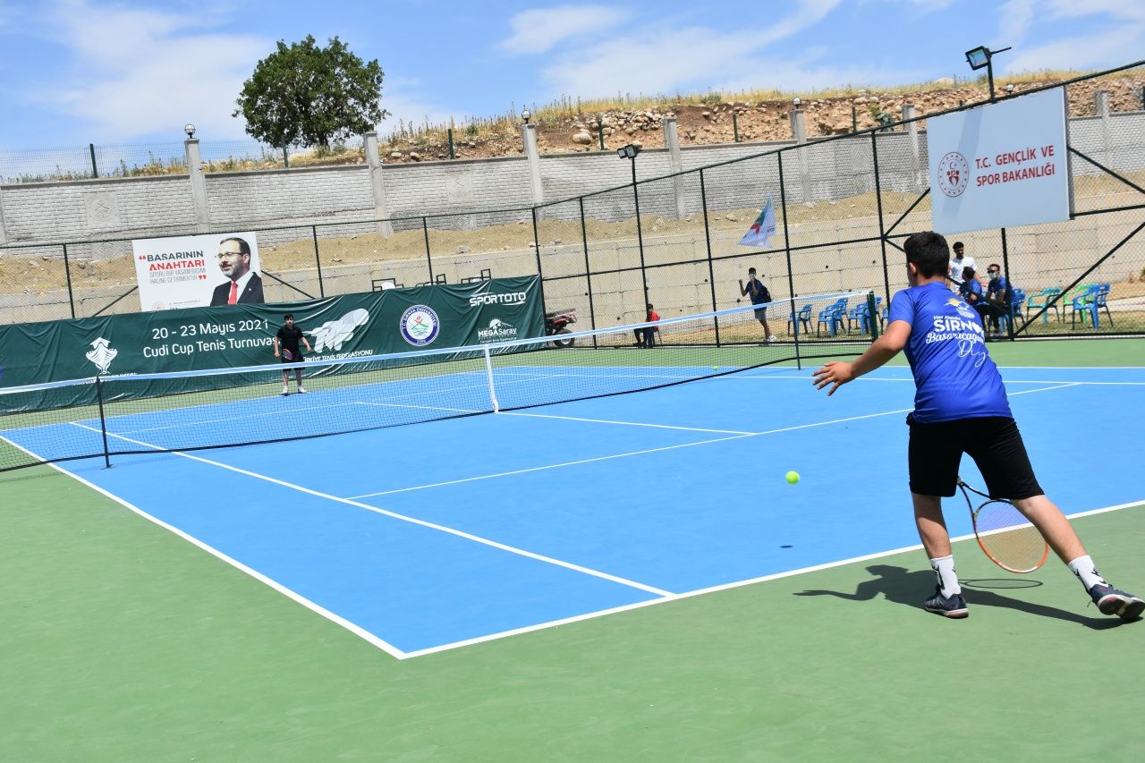 Bakanı Kasapoğlu, Cudi Cup Tenis Turnuvası'nı izledi 2