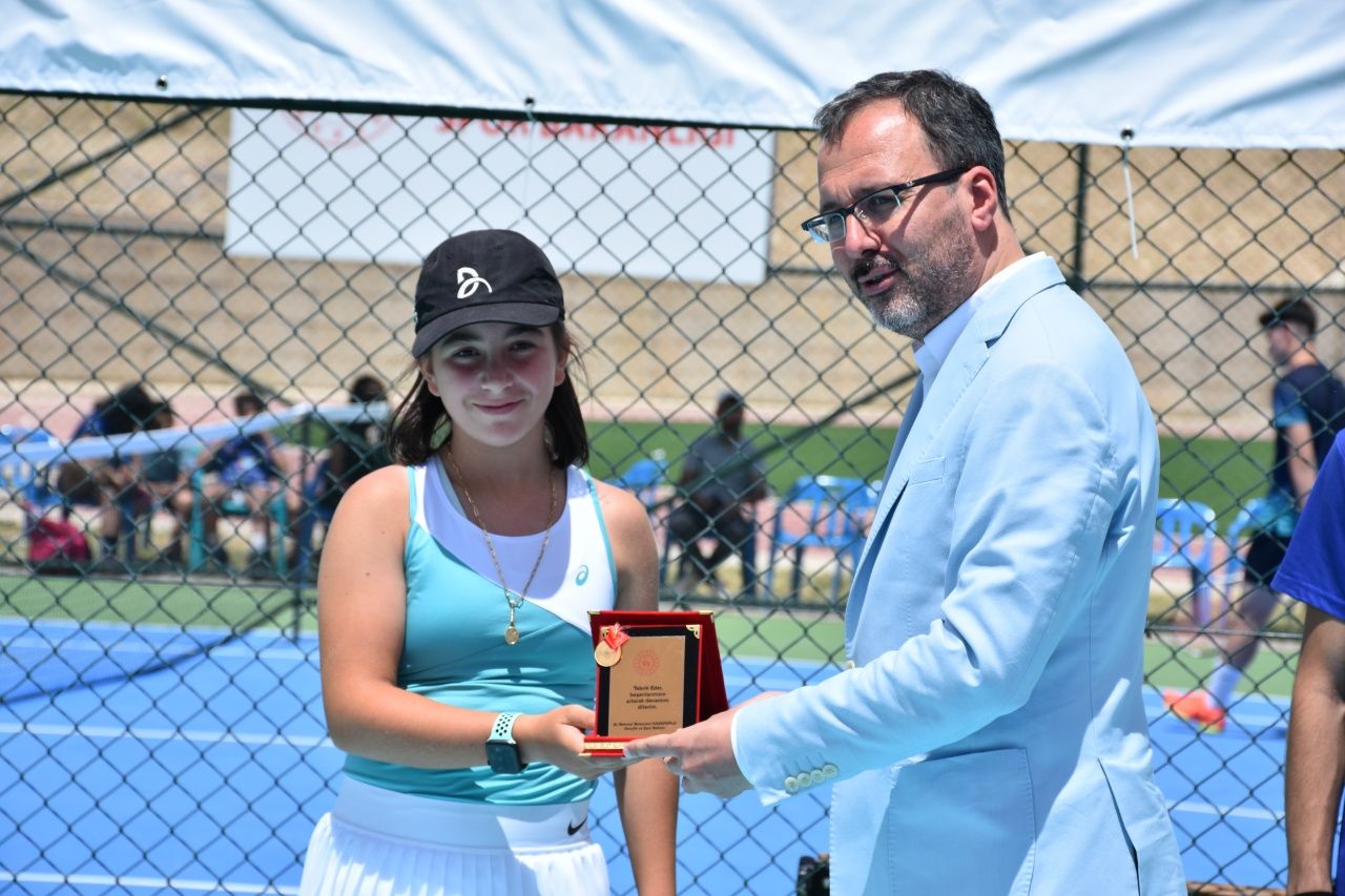 Bakanı Kasapoğlu, Cudi Cup Tenis Turnuvası'nı izledi 6