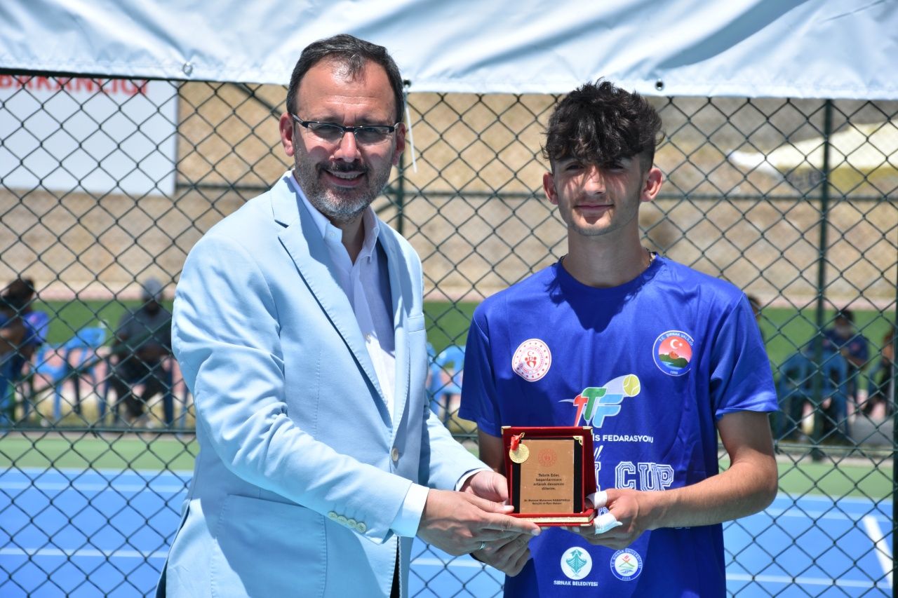 Bakanı Kasapoğlu, Cudi Cup Tenis Turnuvası'nı izledi 5