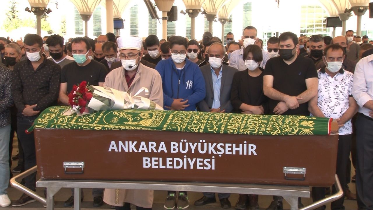 Hayatını kaybeden ünlü türkücü Oğuz Yılmaz'ın ailesi isyan etti 7