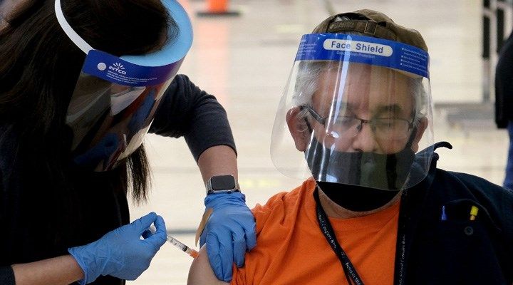 Dünyayı sarsan skandal: Aşı olanlar takip ediliyor! 14