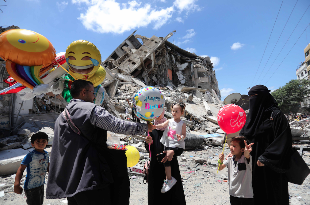 İsrail'in saldırılarında evleri yıkılan Filistinliler okullarda kalıyor 10