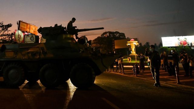 Myanmar ordusundan korkunç şantaj: Öldürdükleri gençlerin cesetlerini kapılara bırakıyorlar 3