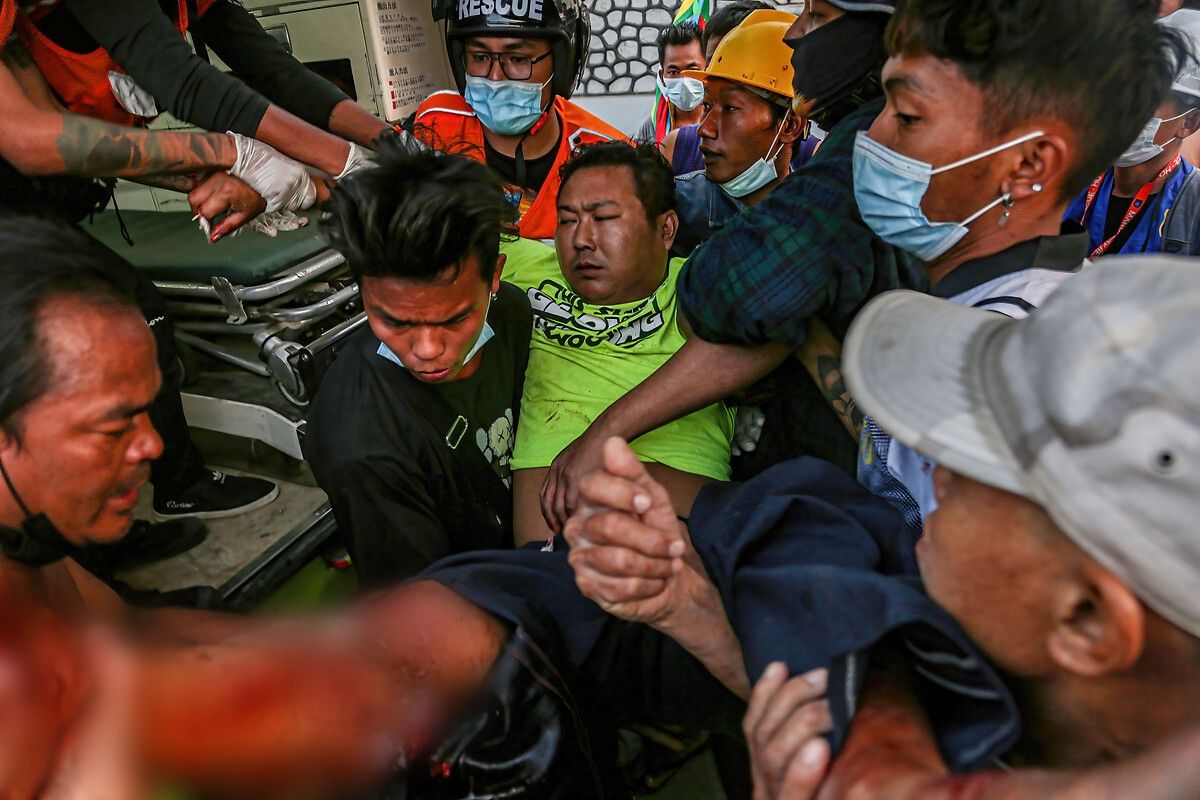 Myanmar ordusundan korkunç şantaj: Öldürdükleri gençlerin cesetlerini kapılara bırakıyorlar 1