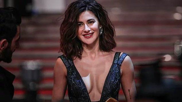 Nesrin Cavadzade'nin +18'lik mastürbasyon sahnesi olay oldu! 4