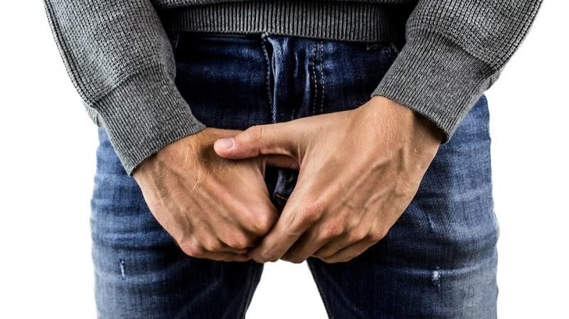 Kıskanç kadın, uyuyan kocasının cinsel organını makasla kesti! 7