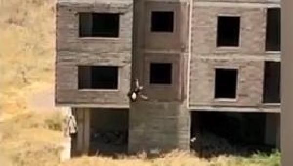 19 yaşındaki genç kızın dehşet sonu! İnşaatın çatısından atlayarak intihar etti... 4