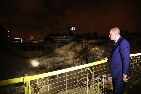 Terör örgütlerinin Gezi olaylarında mesken tuttuğu AKM binasının son hali büyülüyor! 6