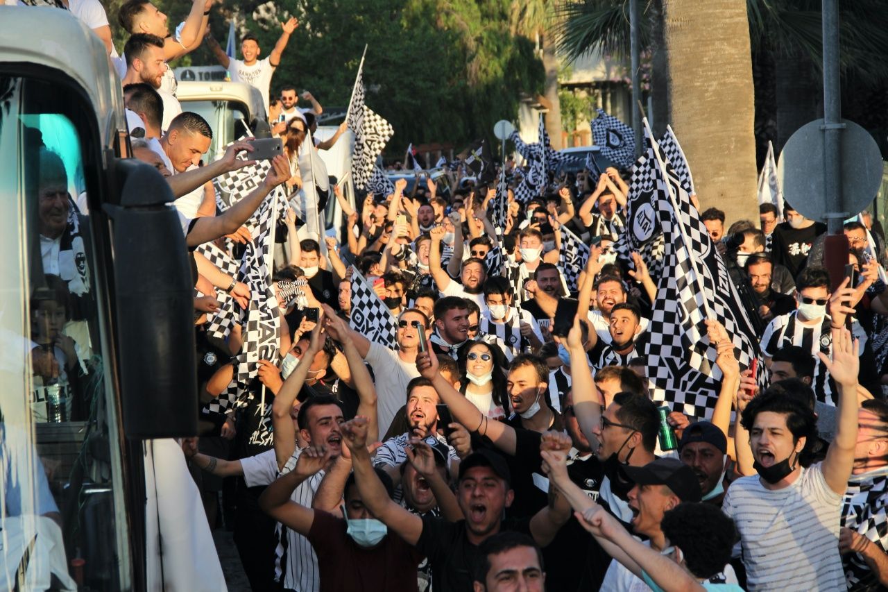 Altay'dan üstü açık otobüsle Süper Lig zafer turu 4