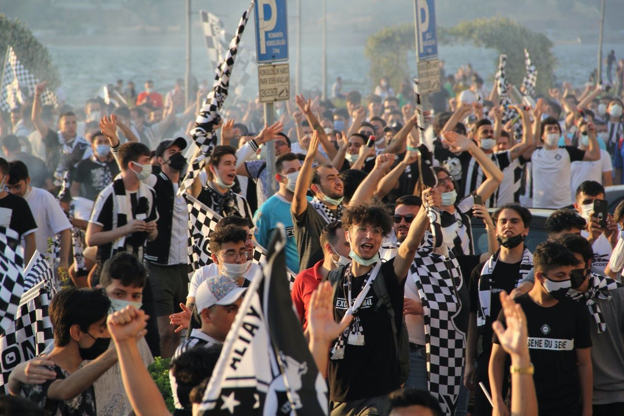 Altay'dan üstü açık otobüsle Süper Lig zafer turu 5