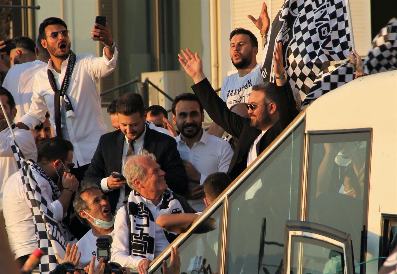 Altay'dan üstü açık otobüsle Süper Lig zafer turu 11