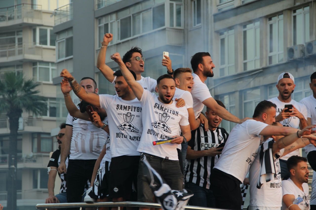 Altay'dan üstü açık otobüsle Süper Lig zafer turu 13