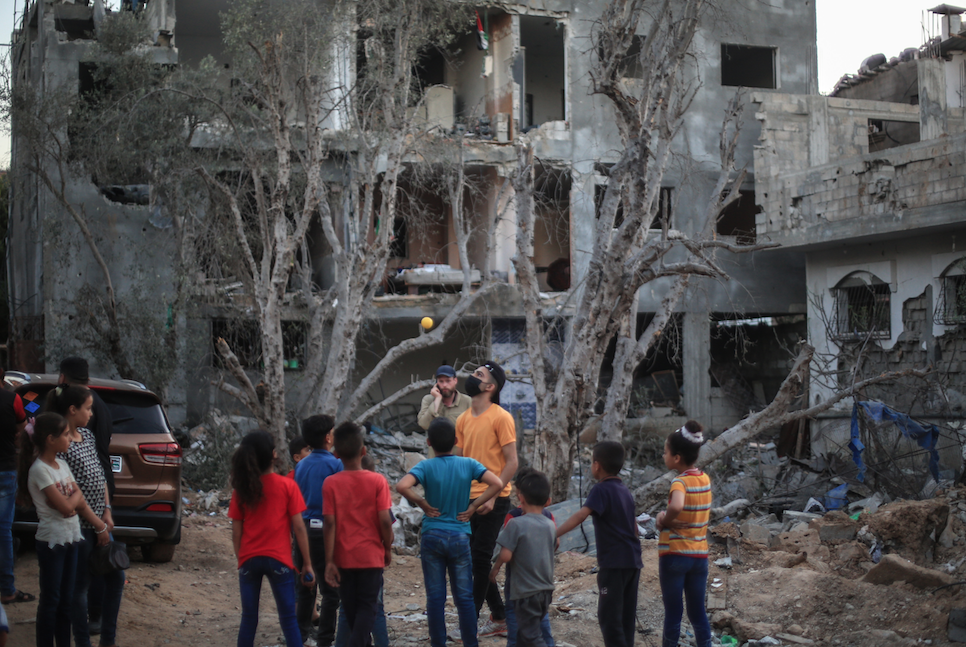 Gazzeli çocuklar savaşın izlerini silmeye çalışıyor 20