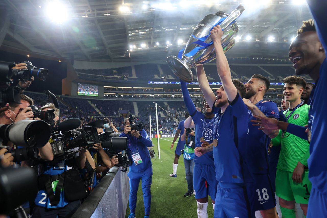 Abramovich sermayesi geldikten sonra Chelsea'den daha çok kupa kazanan İngiliz takımı olmadı 5