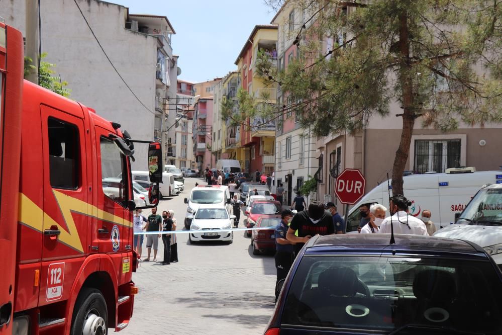 Evini yakıp apartman kapısını kilitleyen kadın "Kızım yaptı" diyerek kaçtı! 5