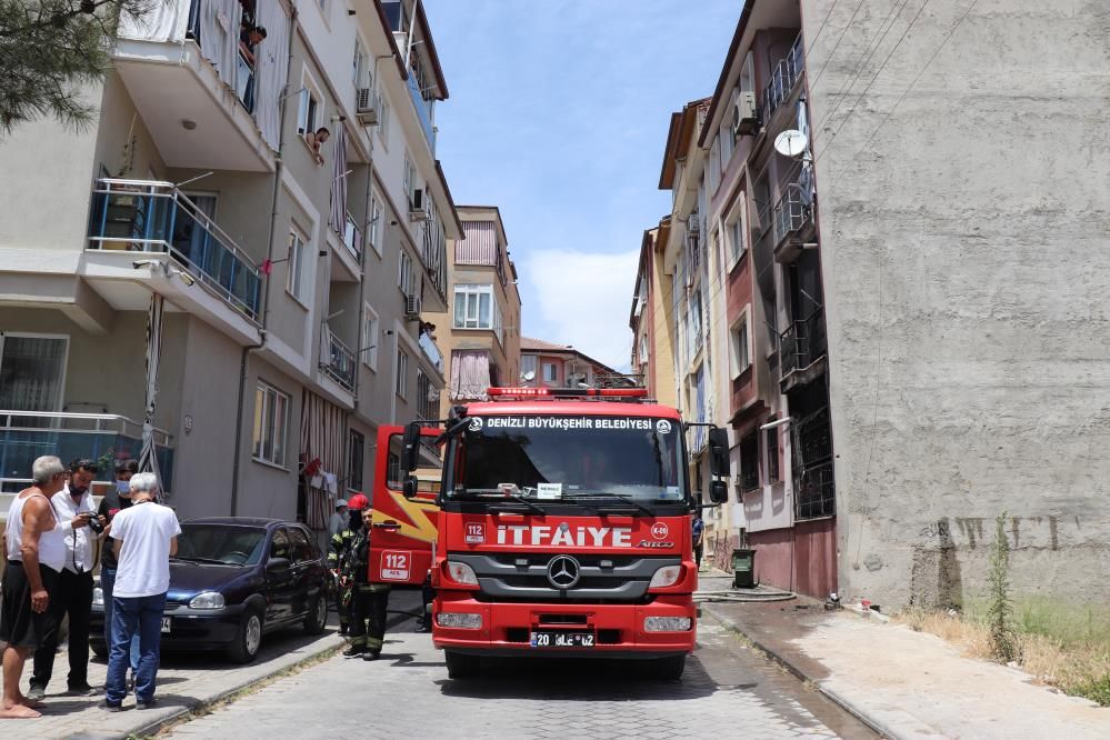 Evini yakıp apartman kapısını kilitleyen kadın "Kızım yaptı" diyerek kaçtı! 6