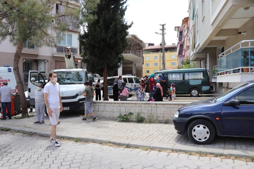 Evini yakıp apartman kapısını kilitleyen kadın "Kızım yaptı" diyerek kaçtı! 9