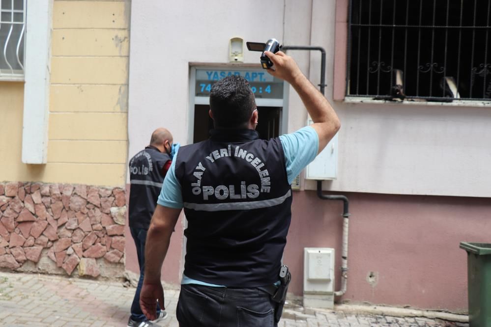 Evini yakıp apartman kapısını kilitleyen kadın "Kızım yaptı" diyerek kaçtı! 10