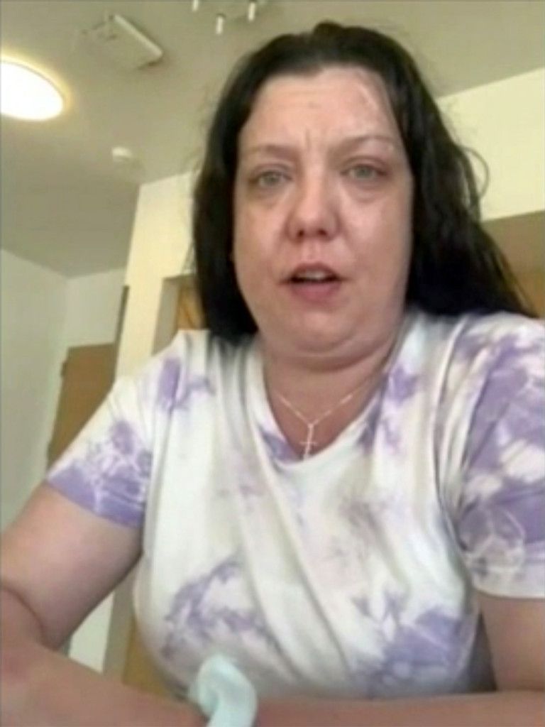 TikTok akımı uğruna canından oluyordu! Küçük kız önce evi sonra kendisini yaktı 10