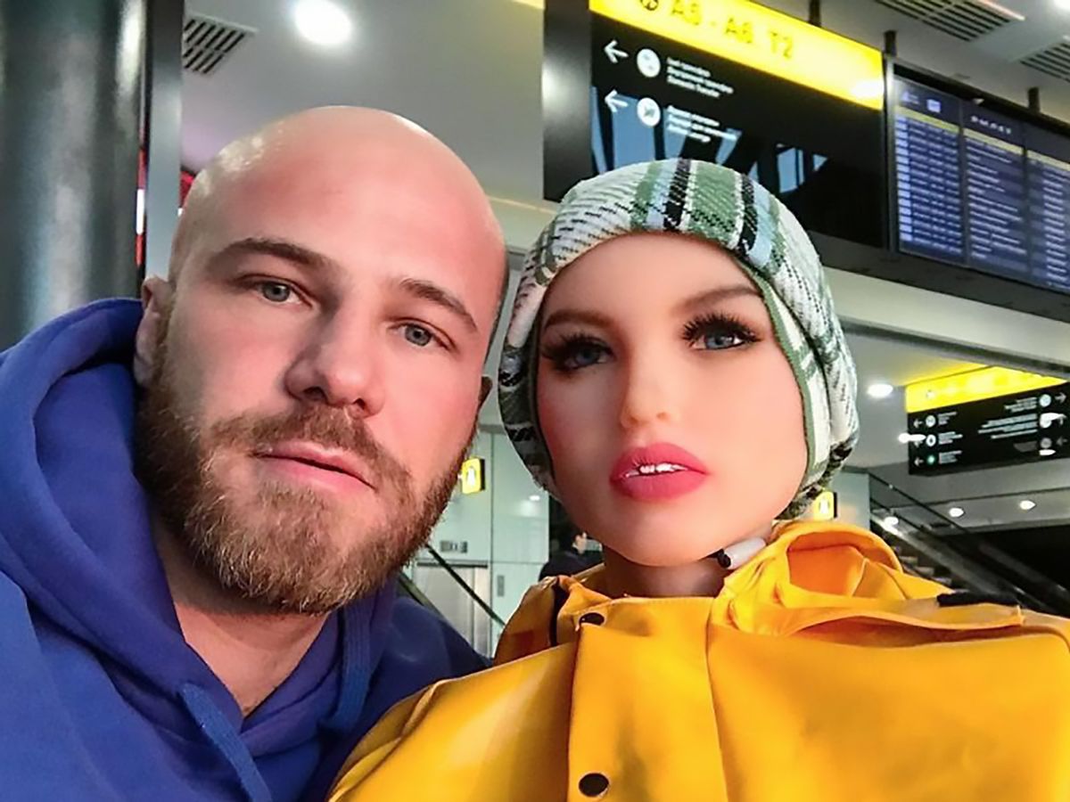 İki şişme bebekle evlenen sporcudan inanılmaz itiraf! Gerçek bir kadınla... 4