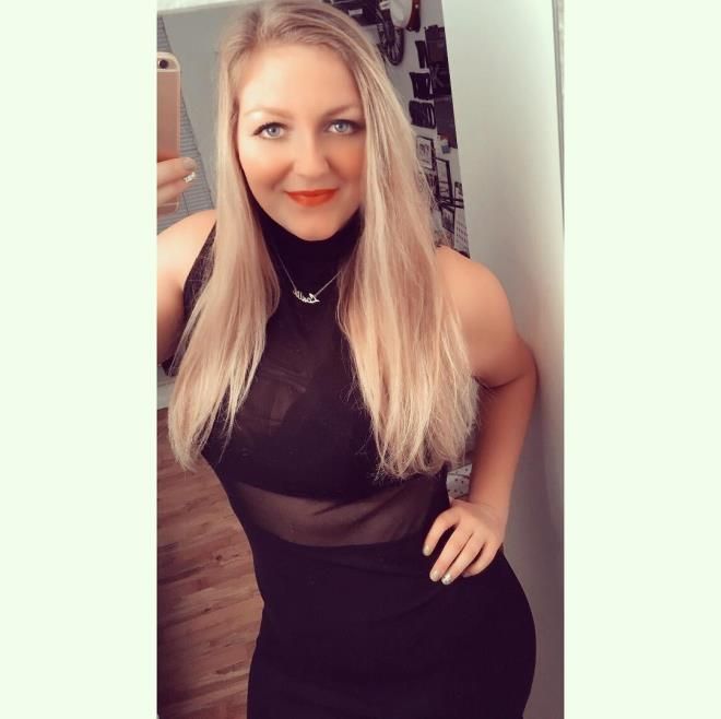 Canlı yayında skandal! Sunucu kadın swinger kulübünde ilişkiye girdi 9