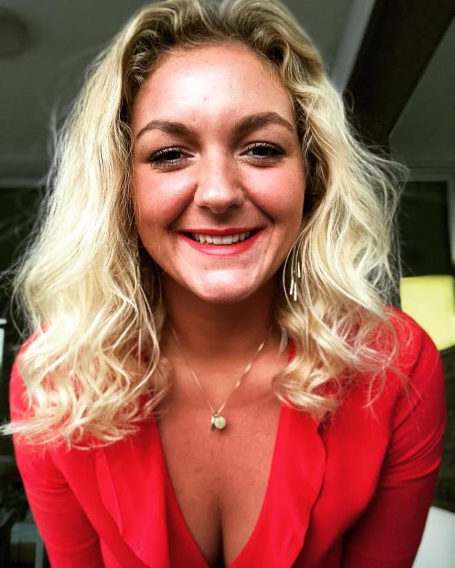 Canlı yayında skandal! Sunucu kadın swinger kulübünde ilişkiye girdi 3
