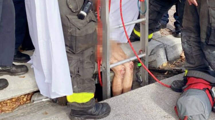 ABD bu olayı konuşuyor! Kanalizasyondan çırılçıplak çıkarıldı... 2