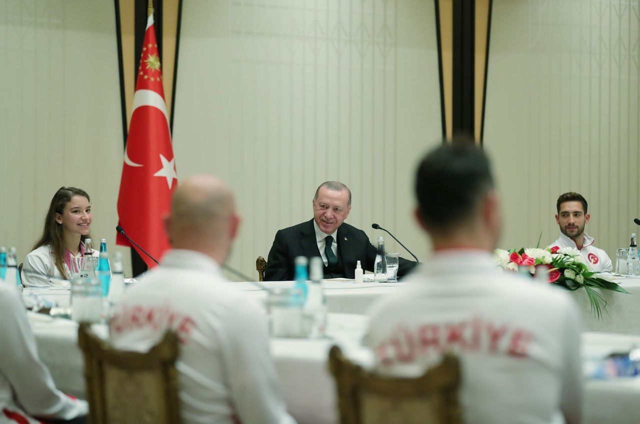 Cumhurbaşkanı Erdoğan, şampiyon cimnastikçilerle buluştu 5