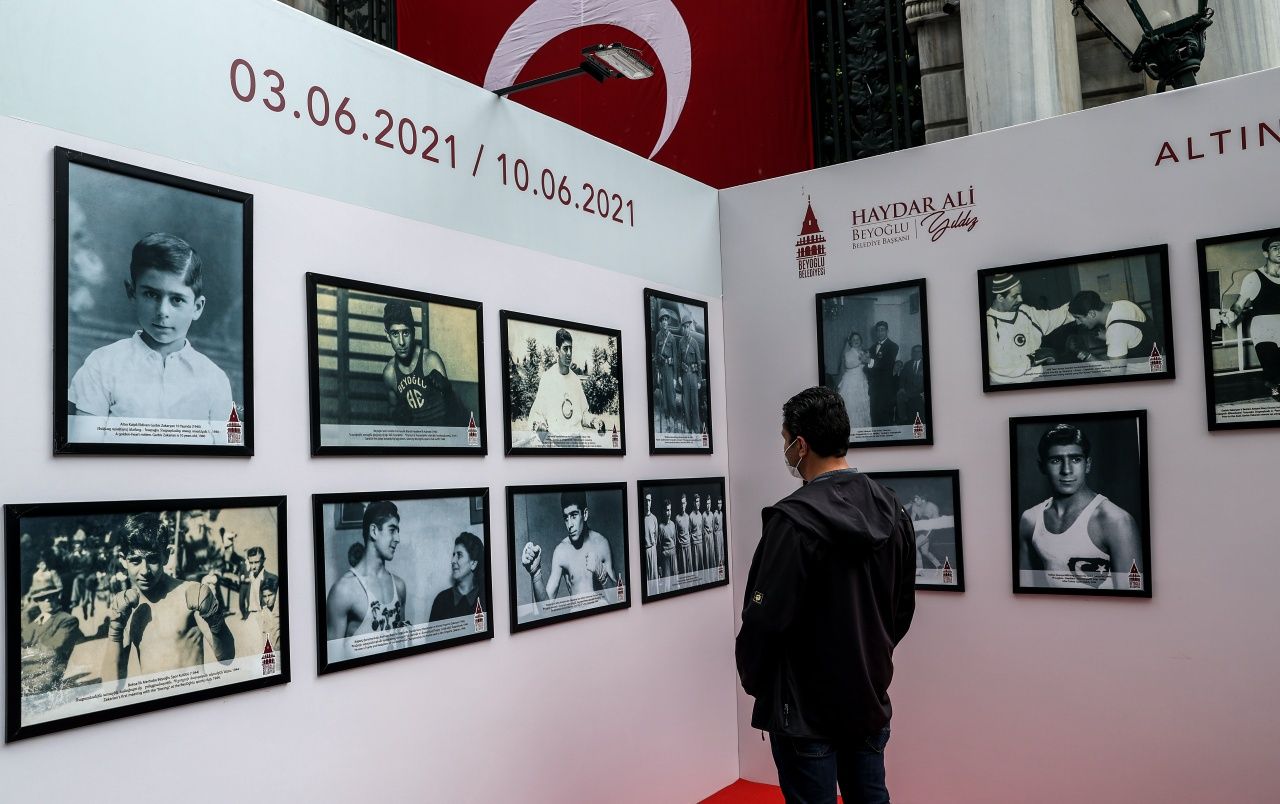 Altın kalpli eldiven Garbis Zakaryan sergisi Beyoğlu'nda açıldı 8