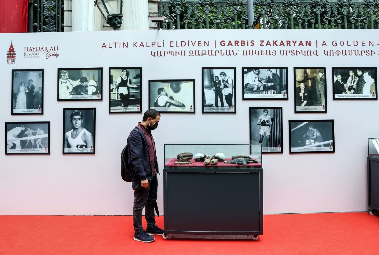 Altın kalpli eldiven Garbis Zakaryan sergisi Beyoğlu'nda açıldı 10