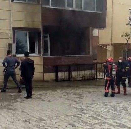 3 yaşındaki çocuk evi yaktı 1