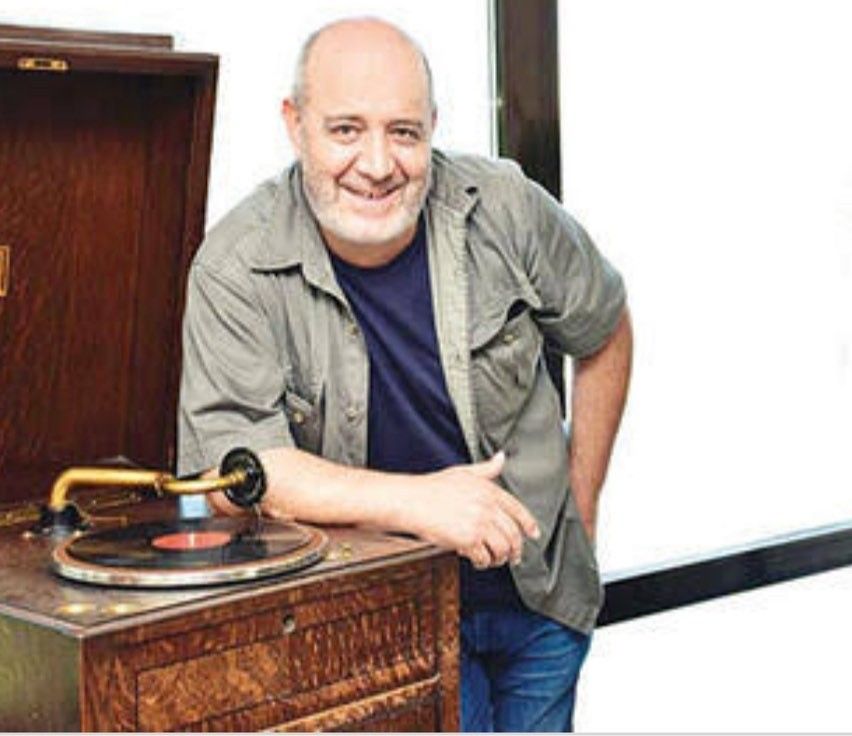 Müzik camiasının efsane ismi Hasan Saltık son yolculuğuna uğurlandı 22