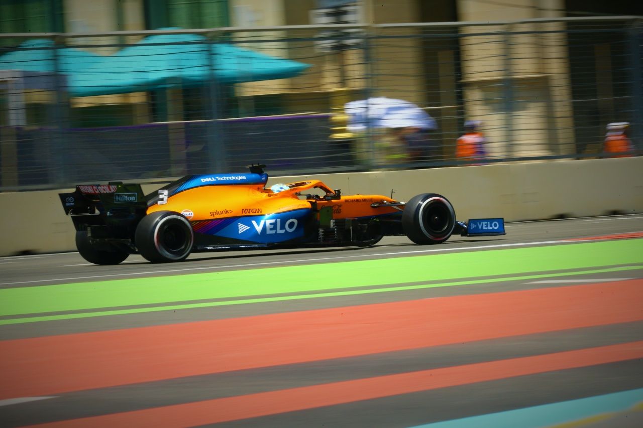 Formula 1 Azerbaycan Grand Grix'inde zafer Red Bull'dan Sergio Perez'in oldu 9