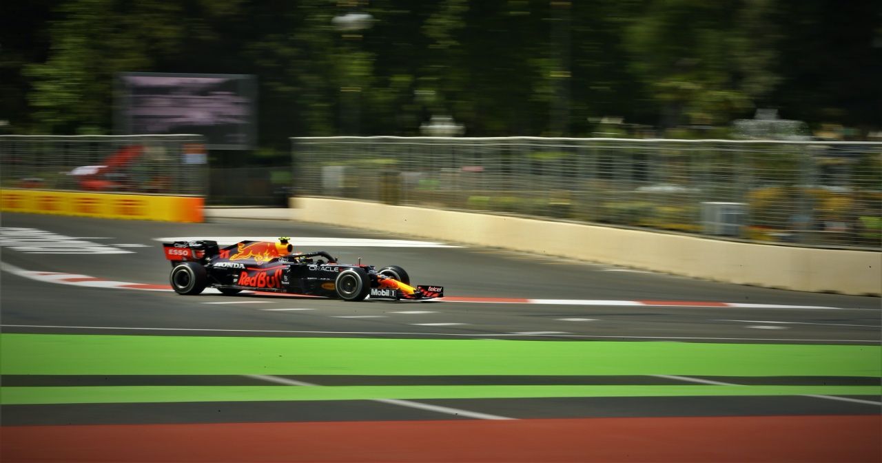 Formula 1 Azerbaycan Grand Grix'inde zafer Red Bull'dan Sergio Perez'in oldu 6