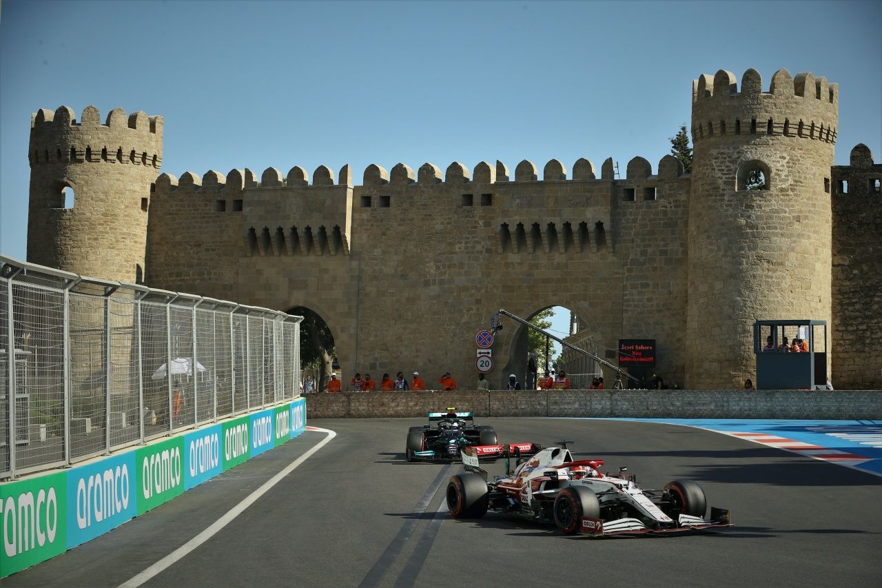 Formula 1 Azerbaycan Grand Grix'inde zafer Red Bull'dan Sergio Perez'in oldu 1