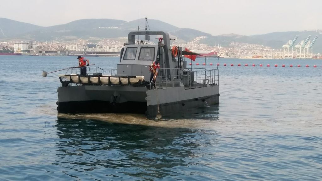Türkiye'nin en büyük deniz seferberliği başladı! Denizlerdeki müsilaj temizleniyor 32
