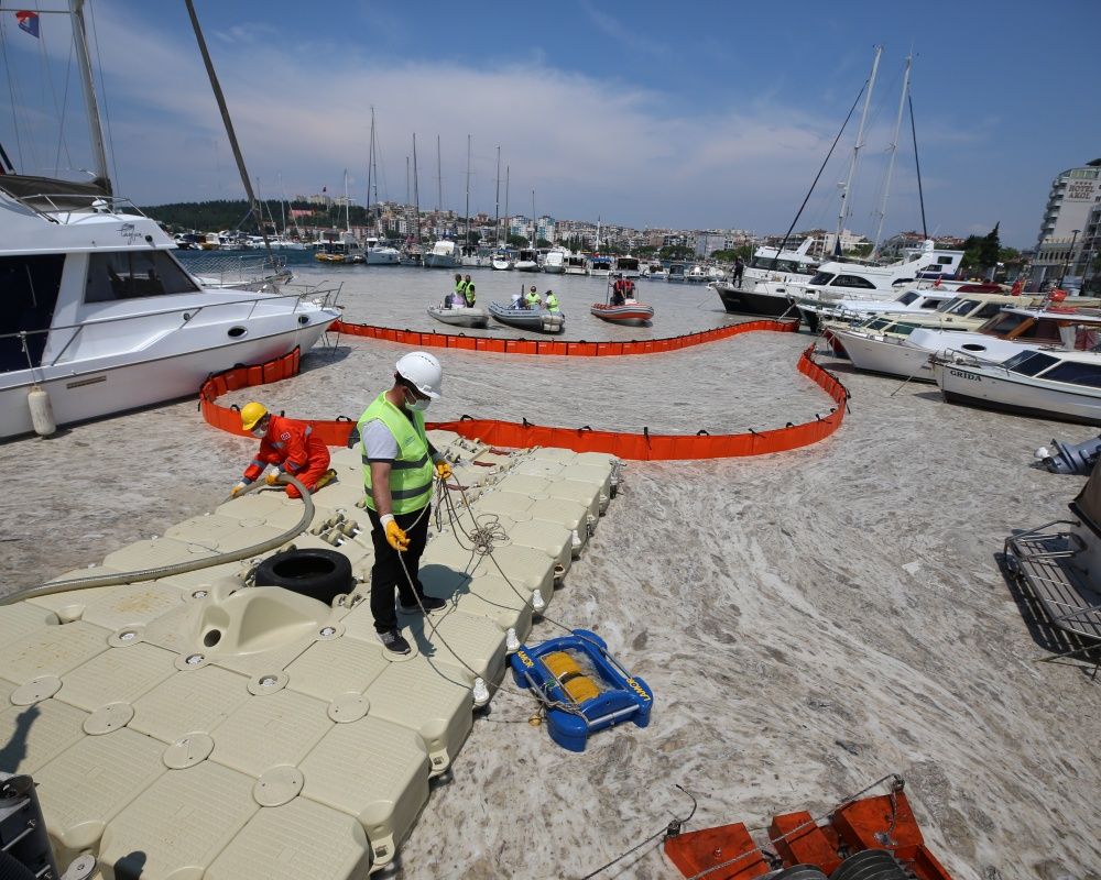 Türkiye'nin en büyük deniz seferberliği başladı! Denizlerdeki müsilaj temizleniyor 9