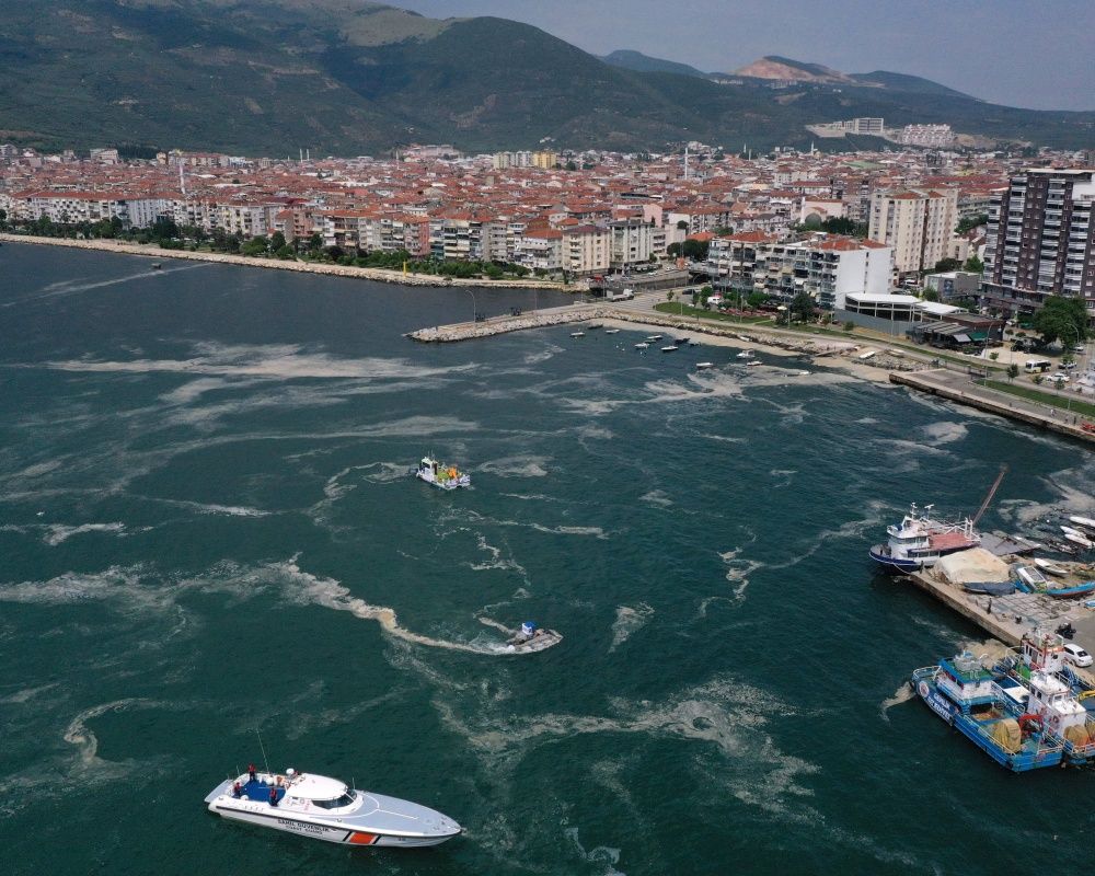 Türkiye'nin en büyük deniz seferberliği başladı! Denizlerdeki müsilaj temizleniyor 73