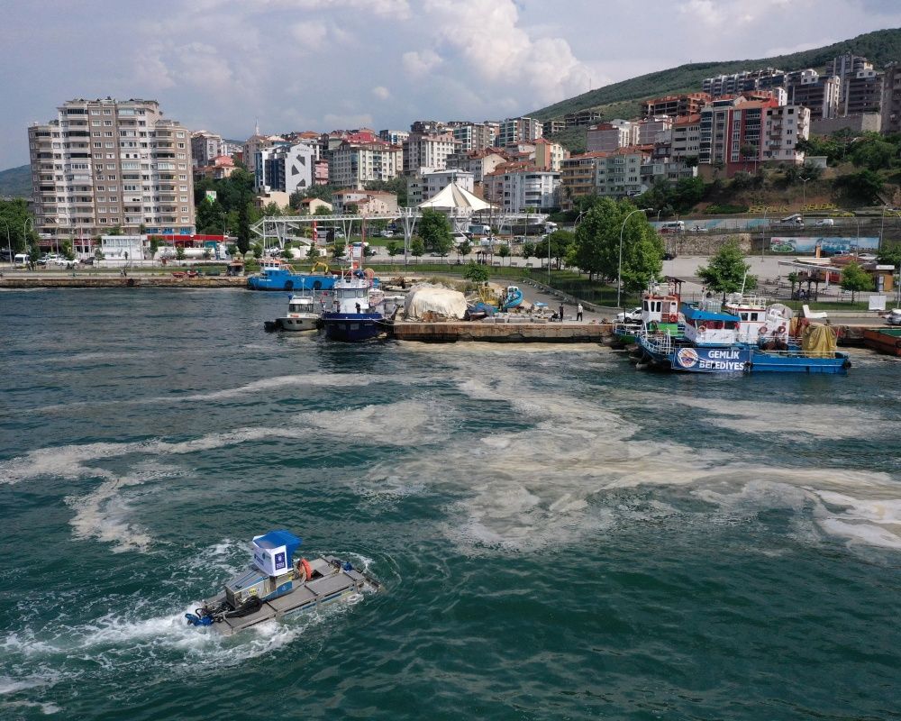 Türkiye'nin en büyük deniz seferberliği başladı! Denizlerdeki müsilaj temizleniyor 69
