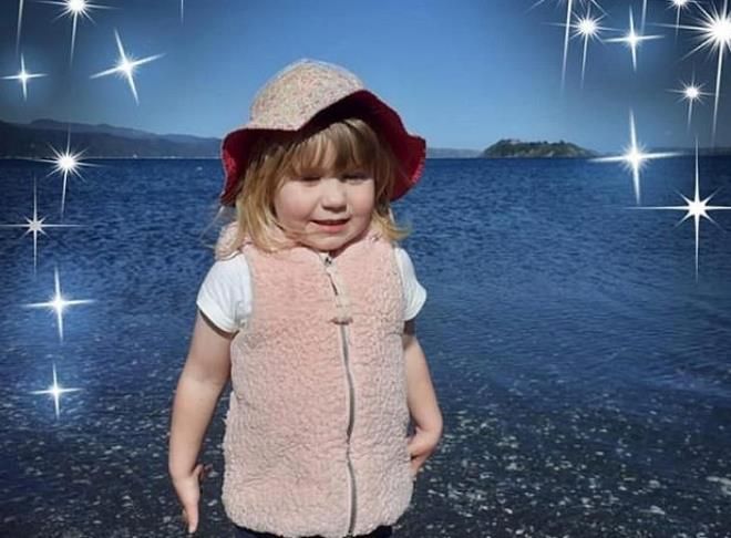 Trambolinde oynayan baba, üç yaşındaki kızın üzerine düştü: Zavallı çocuk beyin kanaması geçirdi! 3