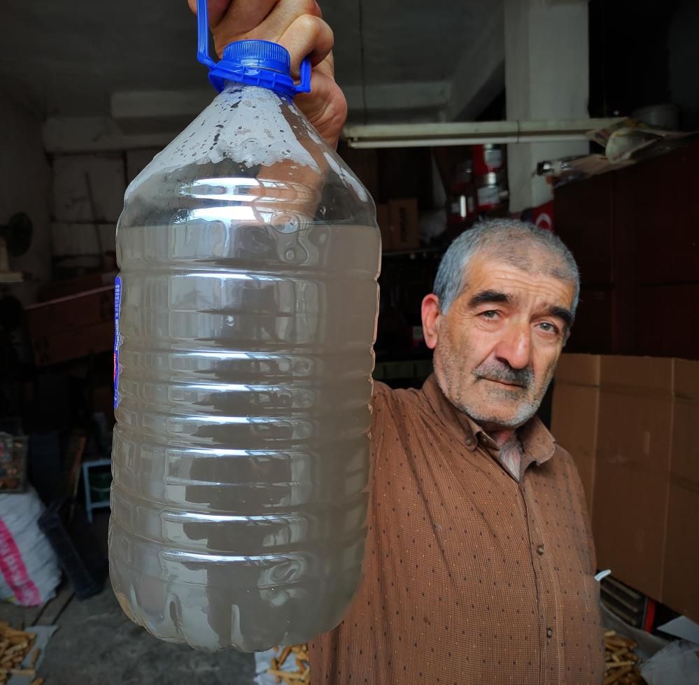 Koronavirüsten korunmak için içtiği şey şoke etti! Görenler gözlerine inanamıyor... 6