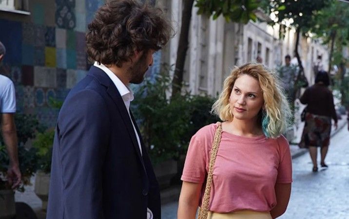 Masumlar Apartmanı'na veda eden oyuncu Farah Zeynep Abdullah'ı şoke eden yorum! Soluğu savcılıkta aldı 10