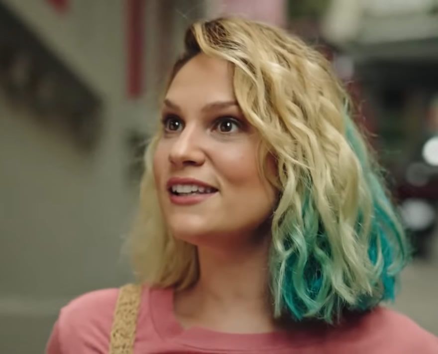 Masumlar Apartmanı'na veda eden oyuncu Farah Zeynep Abdullah'ı şoke eden yorum! Soluğu savcılıkta aldı 1