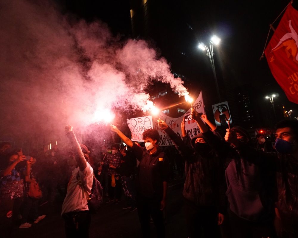 Brezilya'da ülke çapında Bolsonaro hükümeti karşıtı gösteriler düzenlendi 35