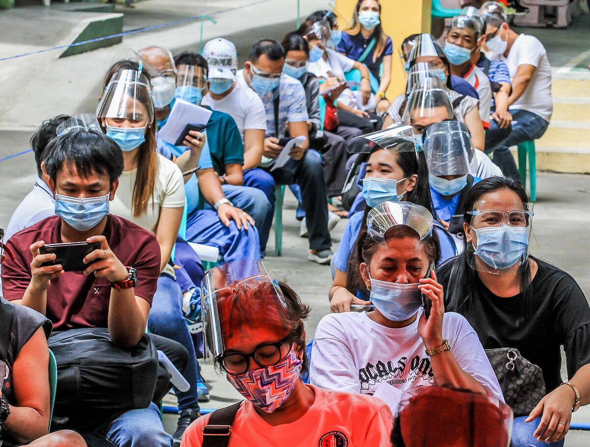 Dünyada görülmemiş uygulama: Filipinler'de aşı olmayı reddedenler hapse atılacak! 2