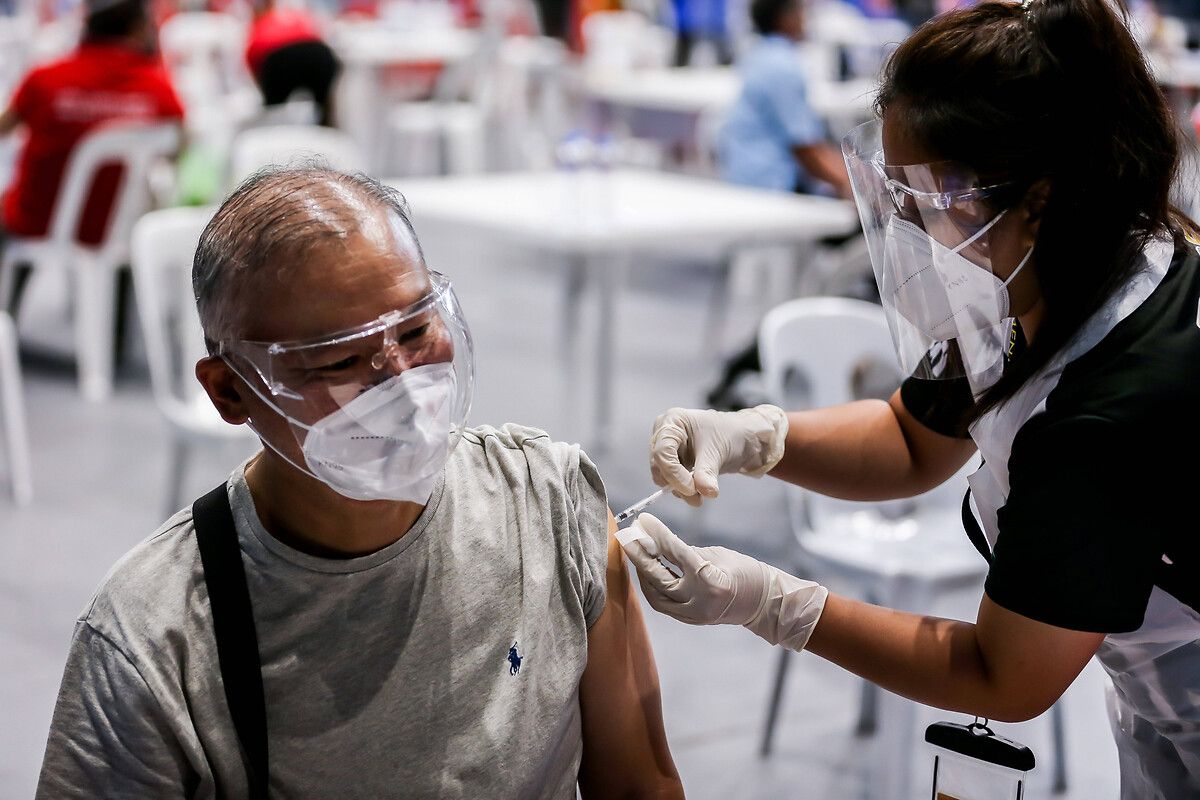 Dünyada görülmemiş uygulama: Filipinler'de aşı olmayı reddedenler hapse atılacak! 9